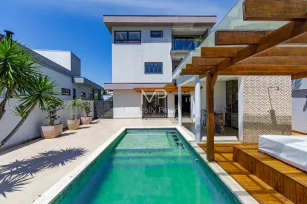 Casa de Condomínio com 4 Quartos para venda ou aluguel, 700m² no São Pedro, Juiz de Fora