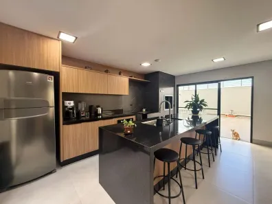 Casa com 3 Quartos à venda, 318m² no Jardim Munique, Maringá