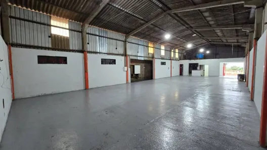 Galpão/Depósito/Armazém para alugar, 305m² no Distrito Municipal de Pequenas Empresas, Rio Verde