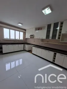 Apartamento com 3 Quartos para alugar, 140m² no Centro, Itajaí