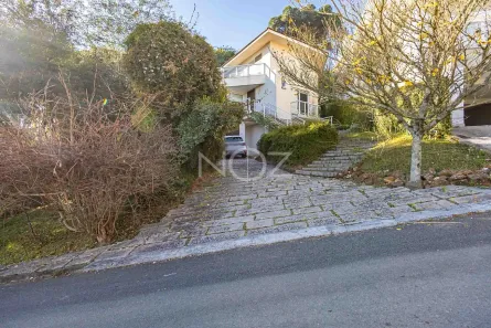Casa de Condomínio com 4 Quartos à venda, 389m² no Taboão, Curitiba