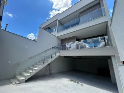 Casa com 3 Quartos à venda, 230m² no Cabral, Contagem