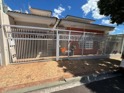Casa com 3 Quartos à venda, 201m² no Parque São Matheus, Presidente Prudente