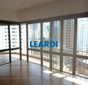 Apartamento com 3 Quartos para alugar, 300m² no Moema, São Paulo