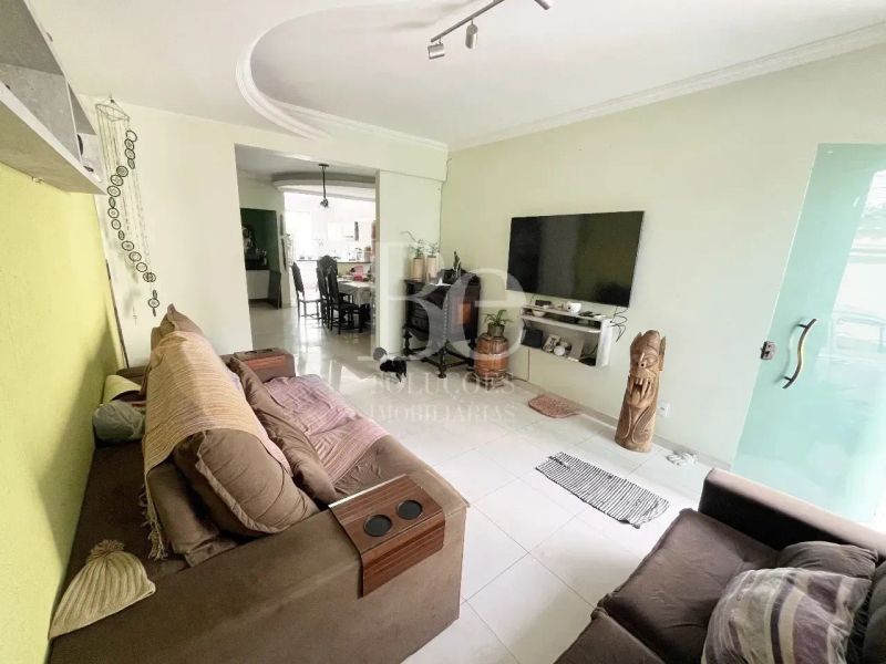 Casa com 4 quartos — Castelo, Belo Horizonte