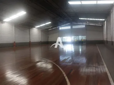Galpão/Depósito/Armazém para alugar, 700m² no Marta Helena, Uberlândia