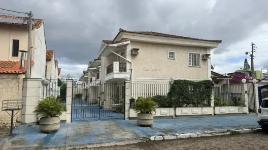 Casa de Condomínio com 3 Quartos para alugar, 85m² no Portinho, Cabo Frio