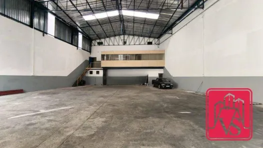 Galpão/Depósito/Armazém à venda, 480m² no Batistini, São Bernardo do Campo