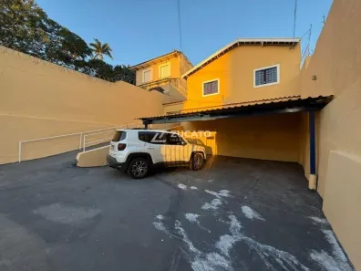 Casa com 5 Quartos à venda, 150m² no Centro, Uberaba