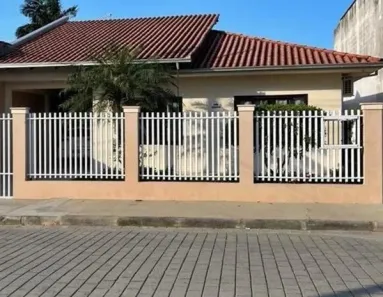 Casa com 6 Quartos à venda, 185m² no Itaum, Joinville
