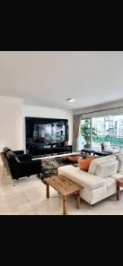 Apartamento com 6 Quartos para alugar, 240m² no Pitangueiras, Guarujá