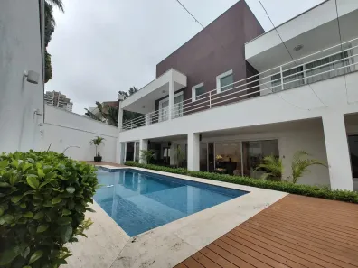 Sobrado com 4 Quartos à venda, 740m² no Cidade São Francisco, São Paulo