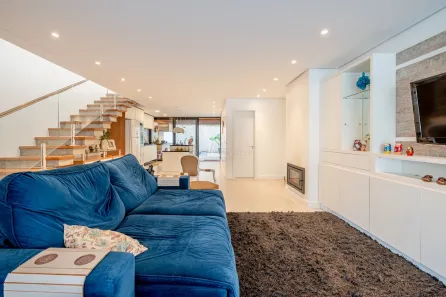 Casa com 3 Quartos à venda, 171m² no Cavalhada, Porto Alegre
