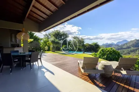 Casa com 5 Quartos à venda, 303m² no Nogueira, Petrópolis