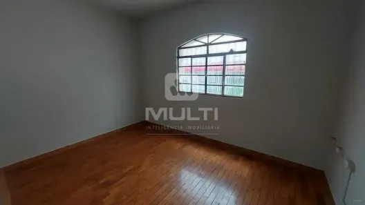 Casa com 2 Quartos à venda, 130m² no Osvaldo Rezende, Uberlândia
