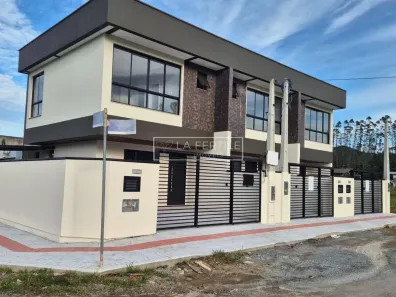 Sobrado com 2 Quartos à venda, 82m² no Rio do Meio, Itajaí