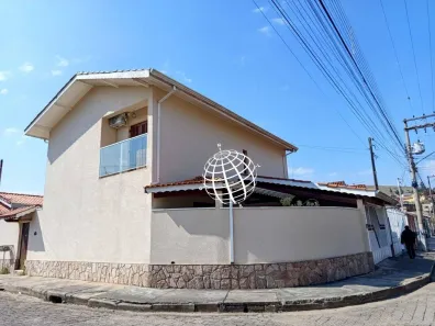 Casa com 3 Quartos à venda, 218m² no Jardim Santo Afonso, Piracaia