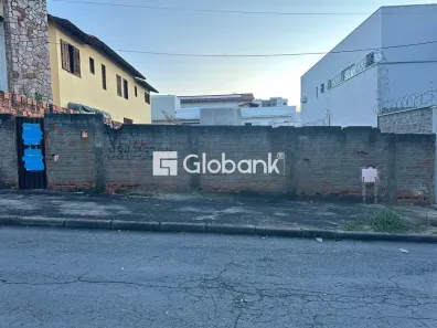 Lote/Terreno para alugar, 450m² no Jardim São Luiz, Montes Claros