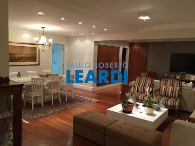 Apartamento com 3 Quartos à venda, 170m² no Moema, São Paulo