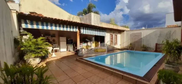 Casa com 4 Quartos à venda, 220m² no Jardim São Bento, Uberaba