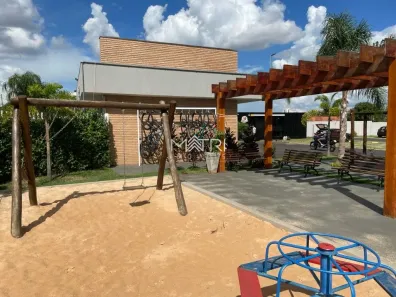 Apartamento com 2 Quartos para alugar, 52m² no Cidade Jardim, Araraquara