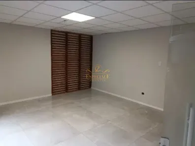 Sala Comercial para alugar, 38m² no Cristo Rei, Curitiba