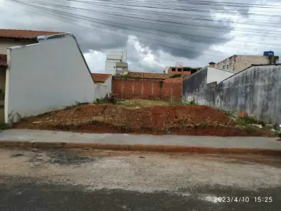 Lote/Terreno à venda, 300m² no Segismundo Pereira, Uberlândia