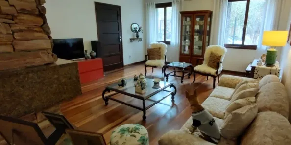 Sobrado com 3 Quartos à venda, 330m² no Vila Ipiranga, Porto Alegre