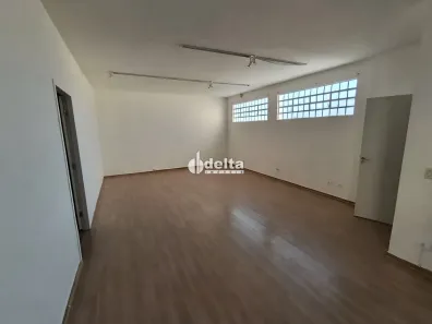 Ponto Comercial com 9 Quartos para alugar, 290m² no Saraiva, Uberlândia