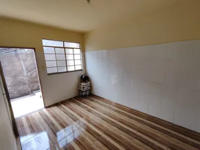 Casa com 2 Quartos para alugar, 50m² no São Sebastião, Belo Horizonte