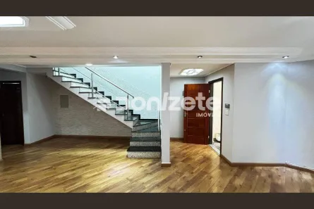 Sobrado com 3 Quartos à venda, 179m² no Vila Helena, Santo André