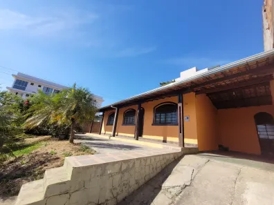 Casa com 3 Quartos para alugar, 150m² no Fonte Grande, Contagem