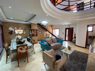 Sobrado com 3 Quartos à venda, 378m² no Granjas Panorama, Taubaté