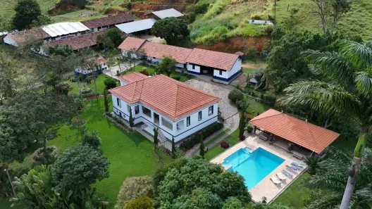Fazenda/Sítio com 9 Quartos à venda, 1m² no Morro Azul do Tingua, Engenheiro Paulo de Frontin