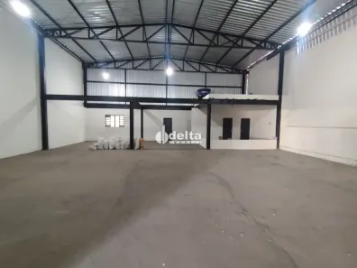 Ponto Comercial para alugar, 250m² no Custódio Pereira, Uberlândia
