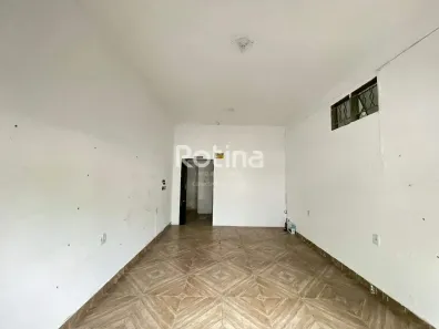 Ponto Comercial para alugar, 32m² no Luizote de Freitas, Uberlândia