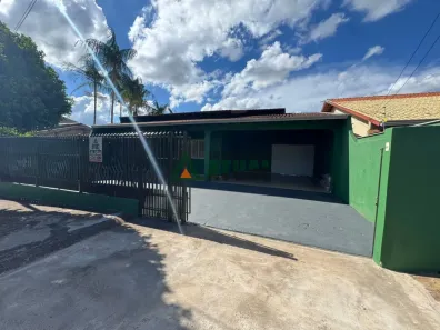 Casa com 3 Quartos para alugar, 160m² no Jardim Esperança, Londrina