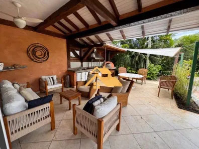 Casa de Condomínio com 5 Quartos para alugar, 230m² no Camburi, São Sebastião