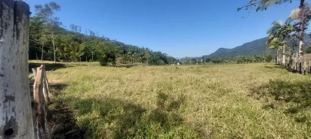 Fazenda/Sítio com 4 Quartos à venda, 200m² no Centro, Biguaçu