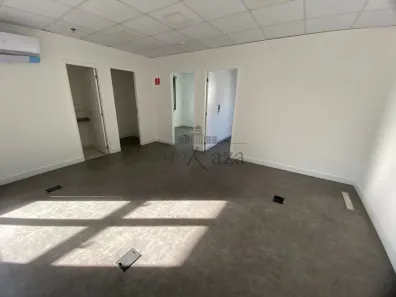Prédio Comercial com 4 Quartos para alugar, 183m² no Barra Funda, São Paulo
