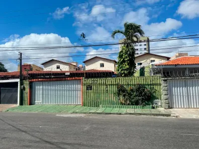 Casa com 3 Quartos à venda, 186m² no Papicu, Fortaleza