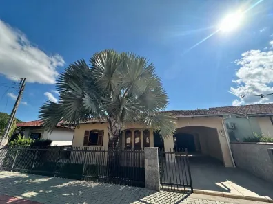 Casa com 3 Quartos à venda, 200m² no Nereu Ramos, Jaraguá do Sul