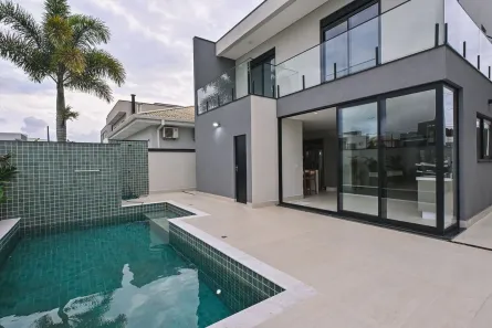 Casa de Condomínio com 4 Quartos para venda ou aluguel, 200m² no Centro, Peruíbe