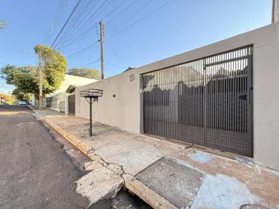 Casa com 2 Quartos para alugar, 81m² no Vila Esperança, Maringá