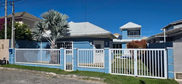 Casa de Condomínio com 3 Quartos para alugar, 179m² no Ogiva, Cabo Frio