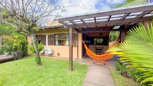 Casa de Condomínio com 3 Quartos à venda, 85m² no Praia da Barra, Garopaba