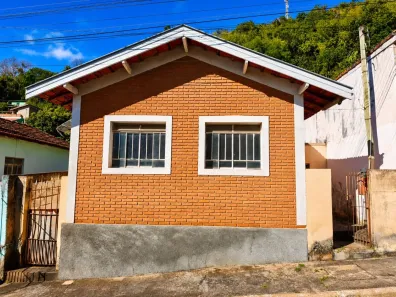 Casa com 3 Quartos à venda, 120m² no Centro, São Bento do Sapucaí