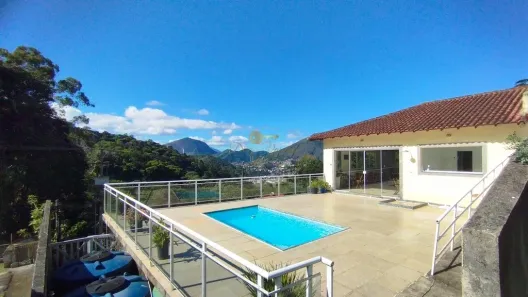 Casa de Condomínio com 3 Quartos à venda, 220m² no Cascata dos Amores, Teresópolis