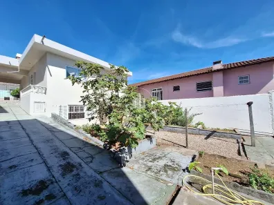 Casa com 2 Quartos à venda, 110m² no Barreiros, São José