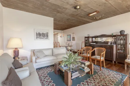 Casa com 3 Quartos à venda, 303m² no Chácara das Pedras, Porto Alegre